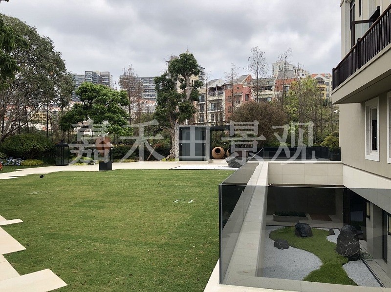 夏季別墅花園如何養(yǎng)護(hù)？